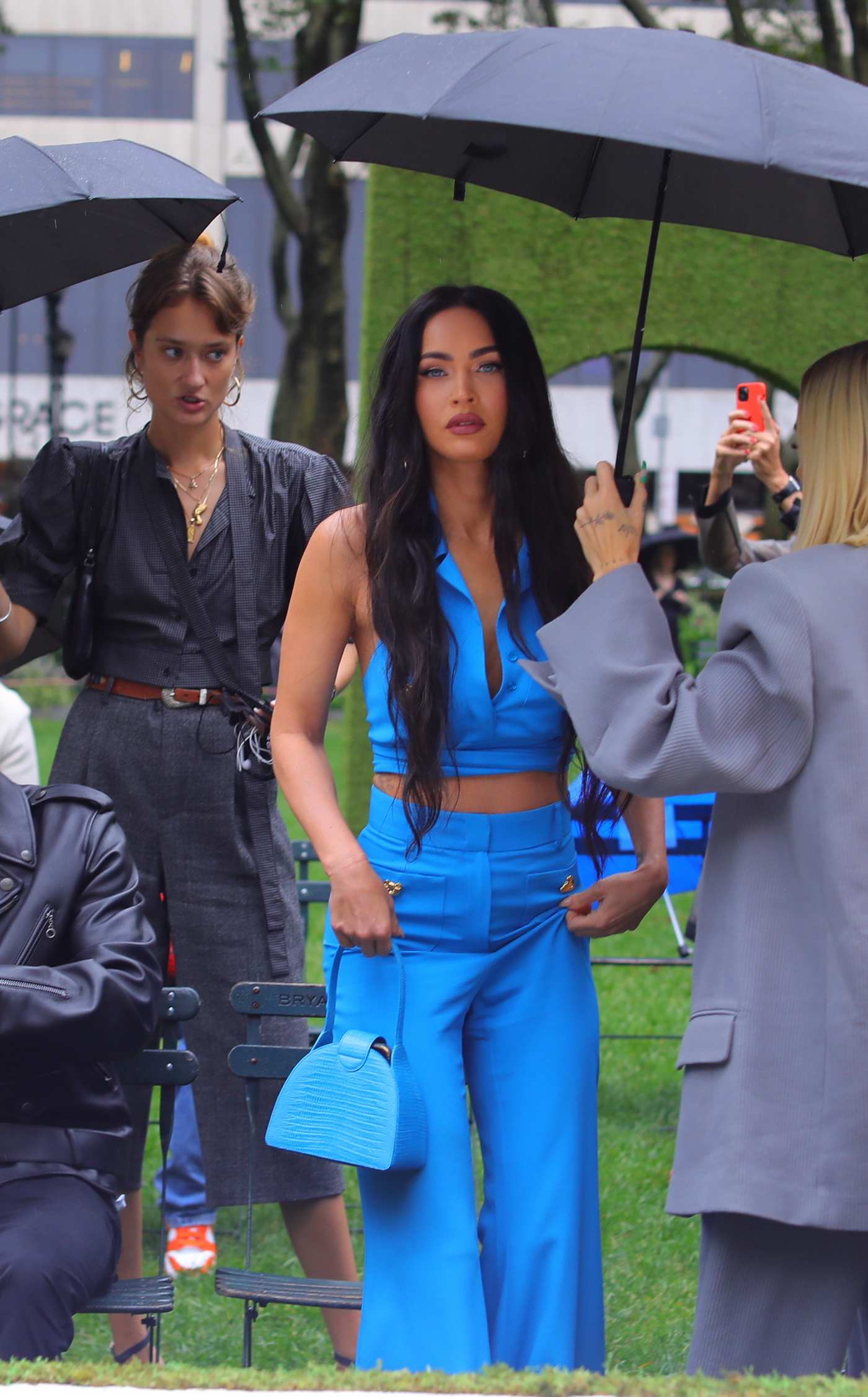 Megan_Fox-_Moschino_fashion_show_in_New_York_September_92C_2021_00026.jpg