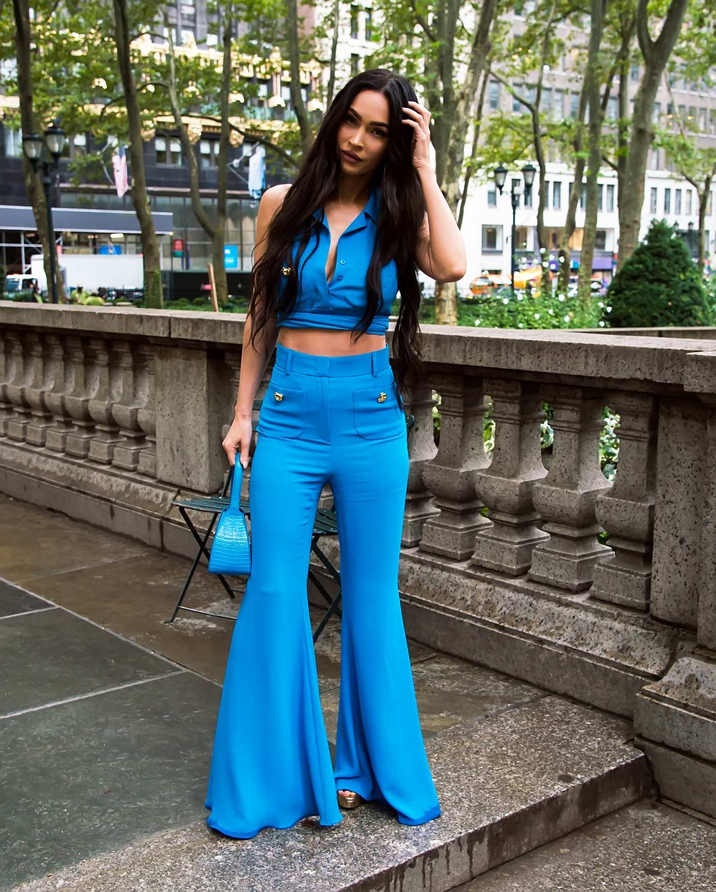 Megan_Fox-_Moschino_fashion_show_in_New_York_September_92C_2021_00042.jpg