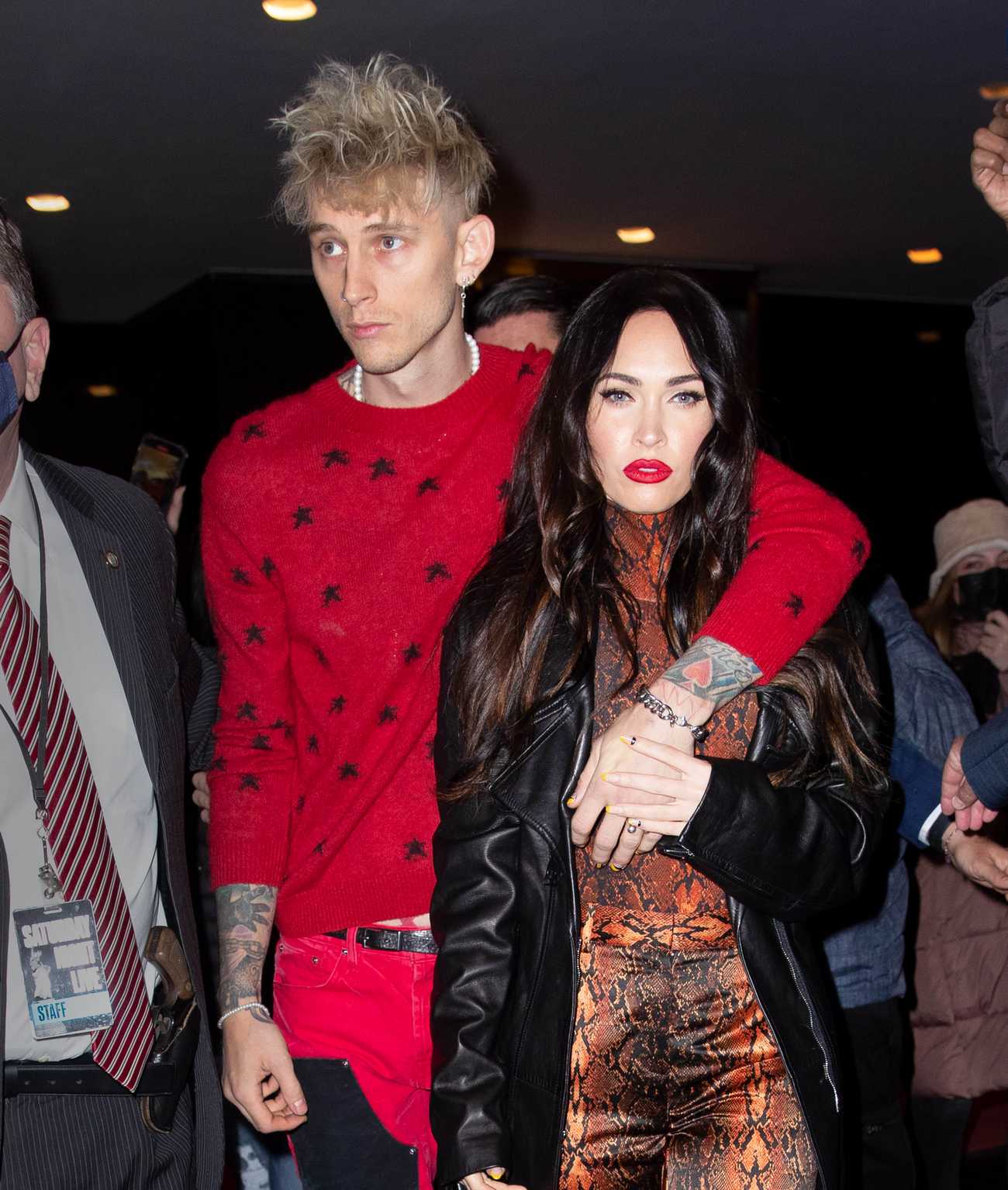 At_the_Rockefeller_Center_with_Machine_Gun_Kelly__in_New_York_City_January_302C_2021_15.jpg
