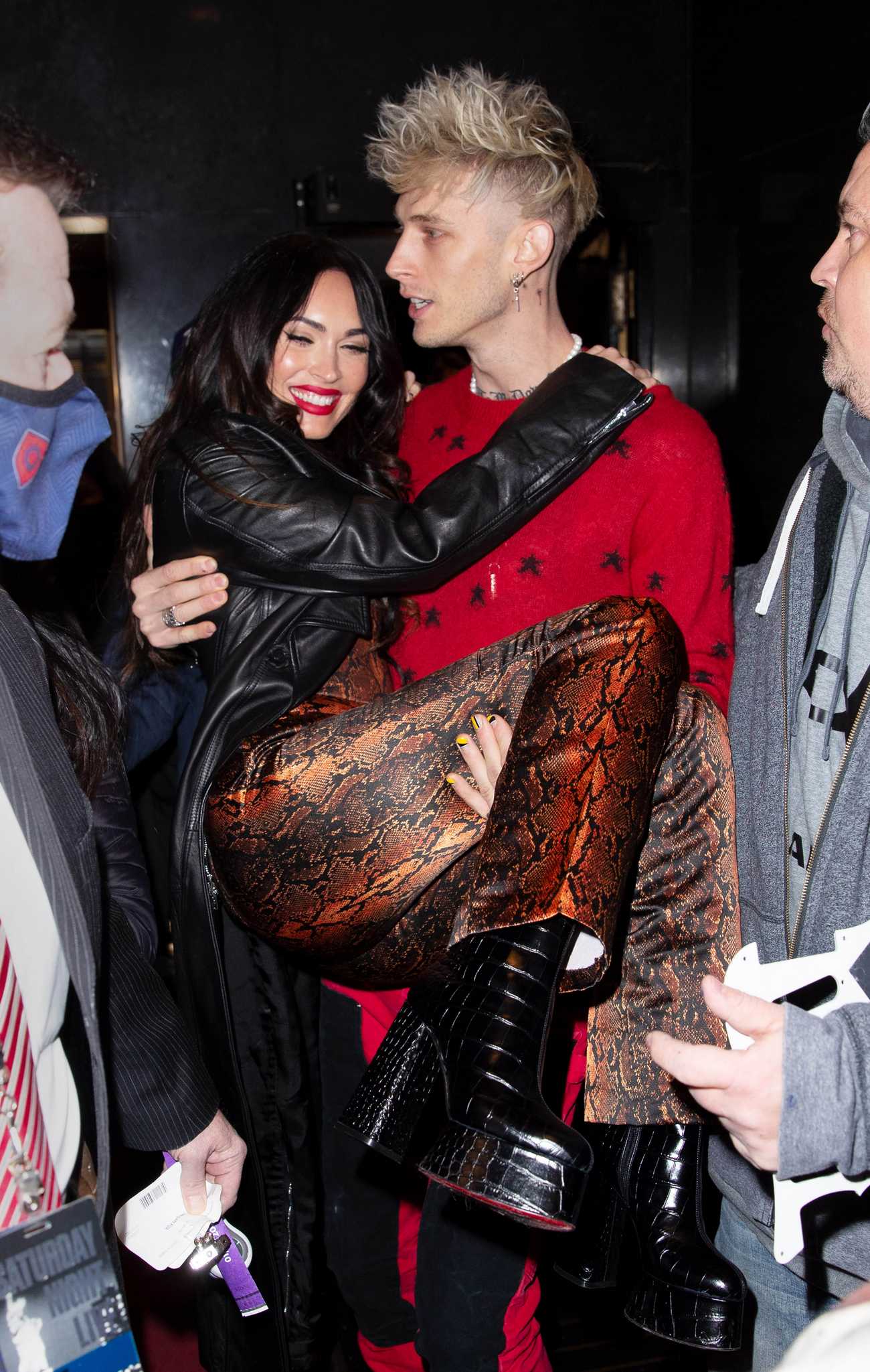 At_the_Rockefeller_Center_with_Machine_Gun_Kelly__in_New_York_City_January_302C_2021_21.jpg