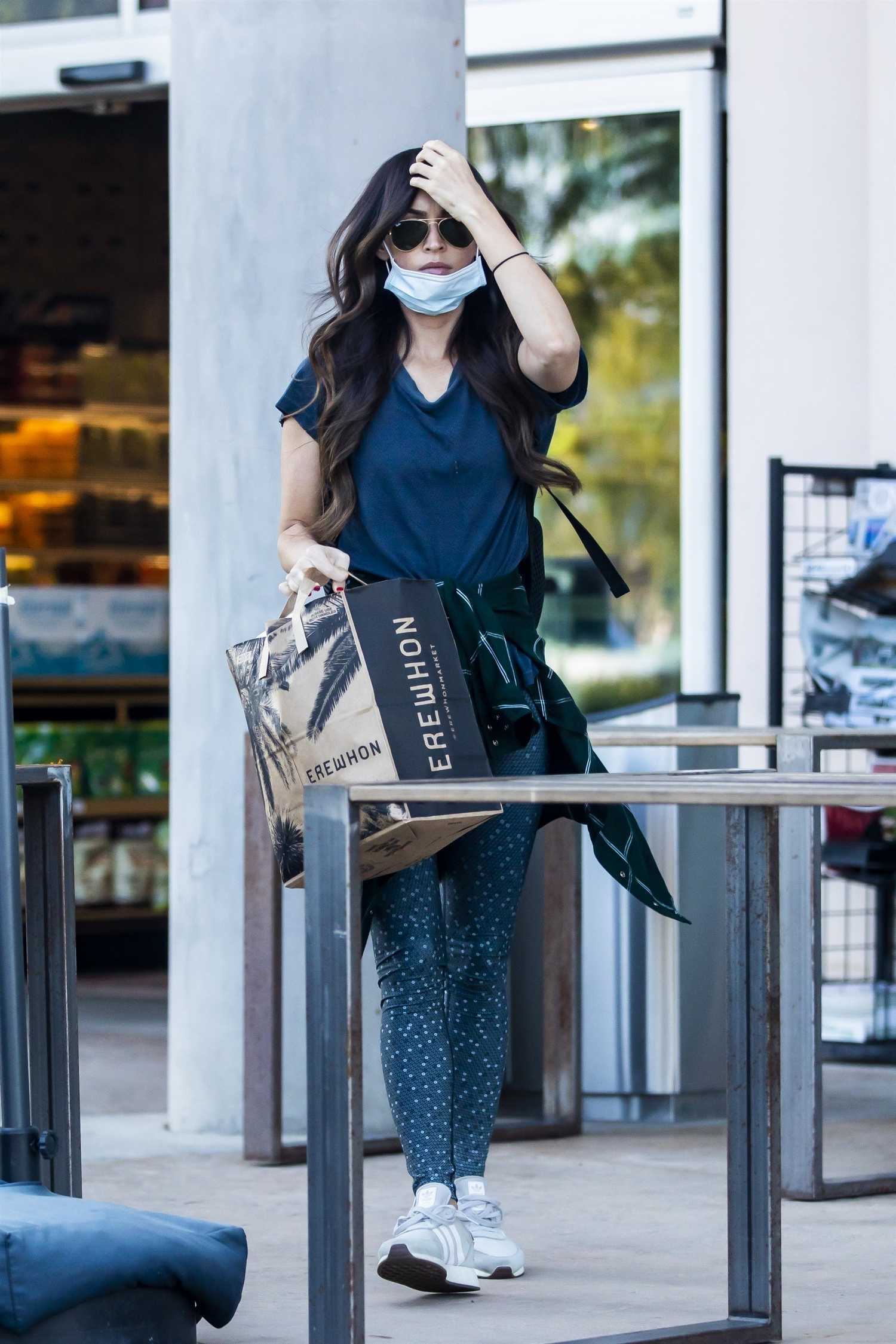 Brian_Austin___Megan_Fox_-_At_Erehwon_Organic_market_in_Calabasas2C_California__04152020-01.jpg