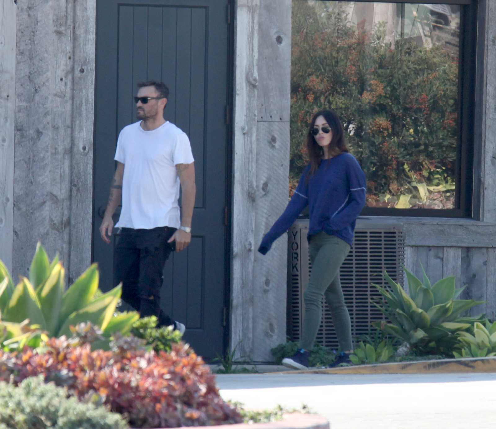 In_Malibu_on_November_11-02.jpg