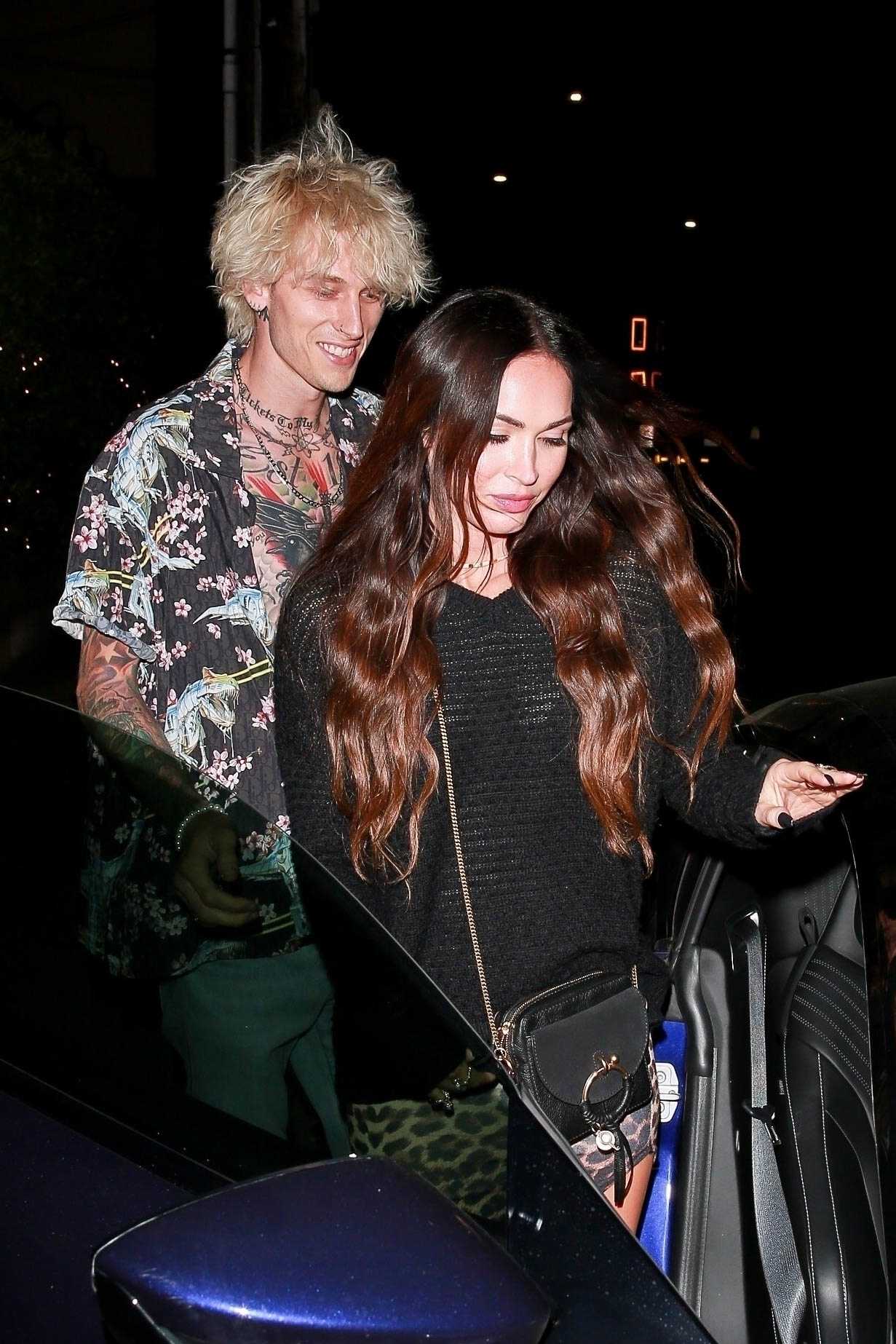 Machine_Gun_Kelly___Megan_Fox_-_Leaving_their_dinner_date_in_Santa_Monica2C_California_10092020-05.jpg