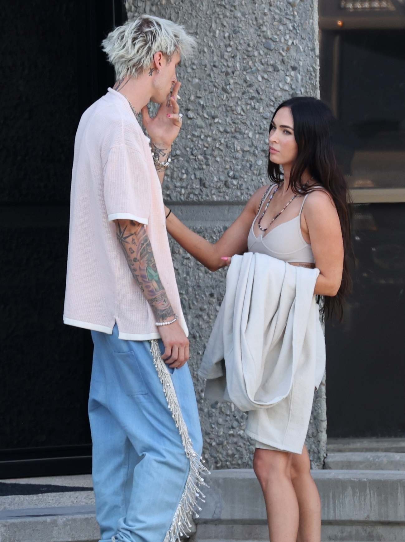 Machine_Gun_Kelly___Megan_Fox_-_spotted_out___about_together_in_Los_Angeles2C_California__06012021_02.jpg
