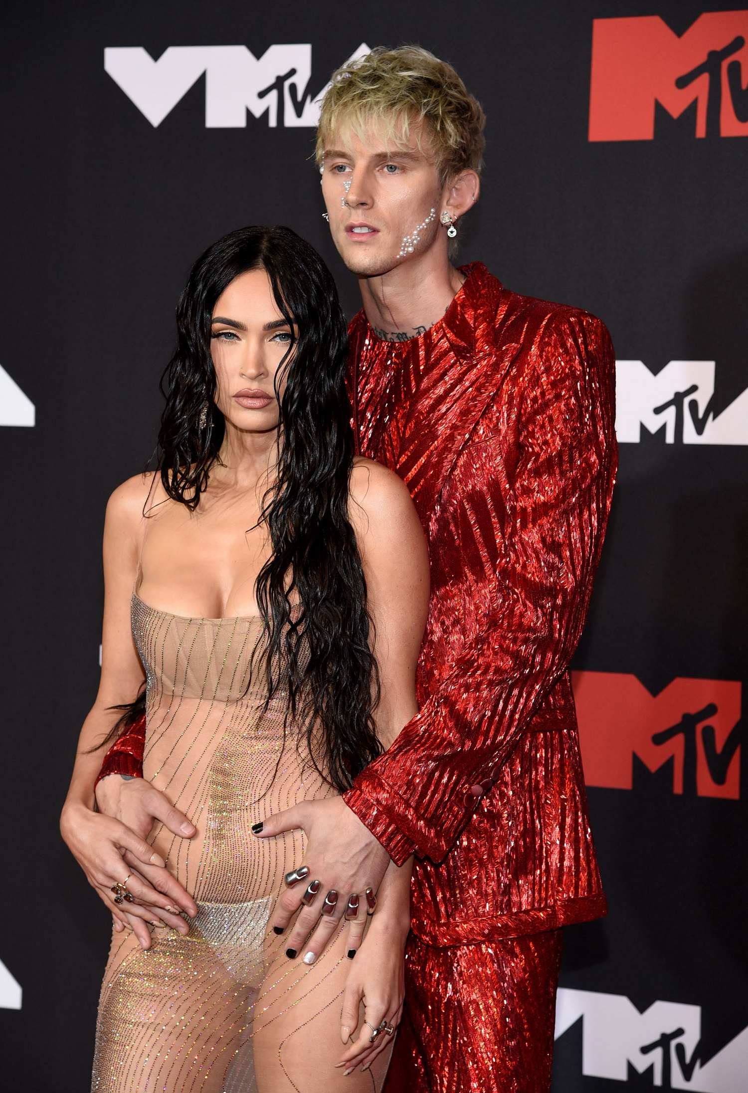 Megan_Fox_-_2021_MTV_Video_music_Awards_in_Brooklyn2C_New_York_September_122C_2021_00023.jpg