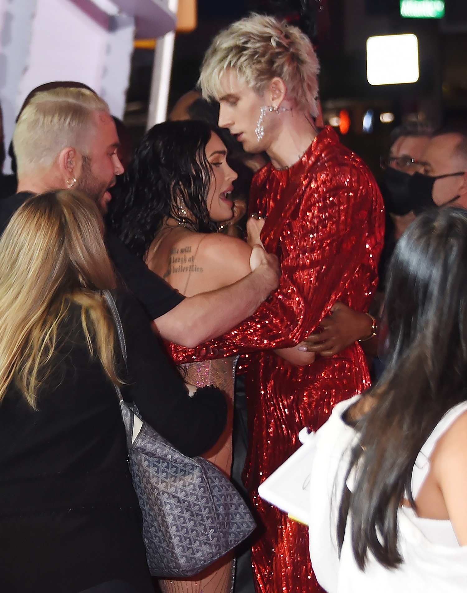 Megan_Fox_-_2021_MTV_Video_music_Awards_in_Brooklyn2C_New_York_September_122C_2021_00033.jpg
