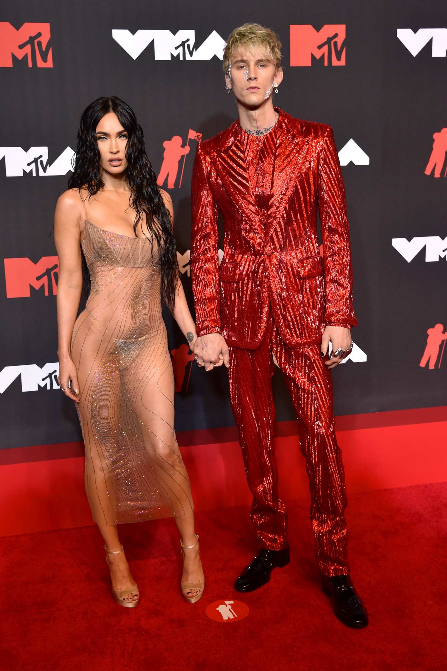 Megan_Fox_-_2021_MTV_Video_music_Awards_in_Brooklyn2C_New_York_September_122C_2021_00048.jpg