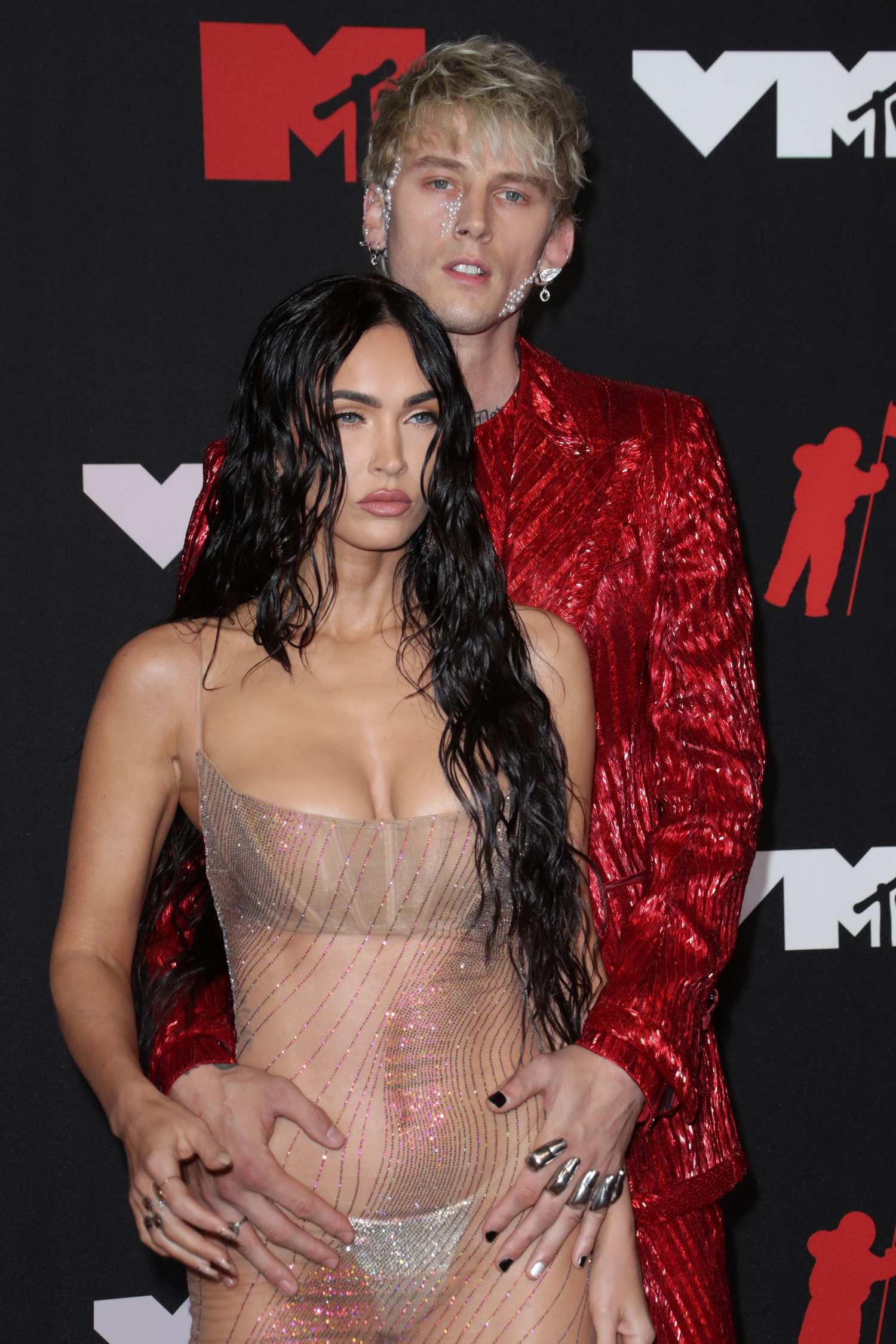 Megan_Fox_-_2021_MTV_Video_music_Awards_in_Brooklyn2C_New_York_September_122C_2021_00054.jpg