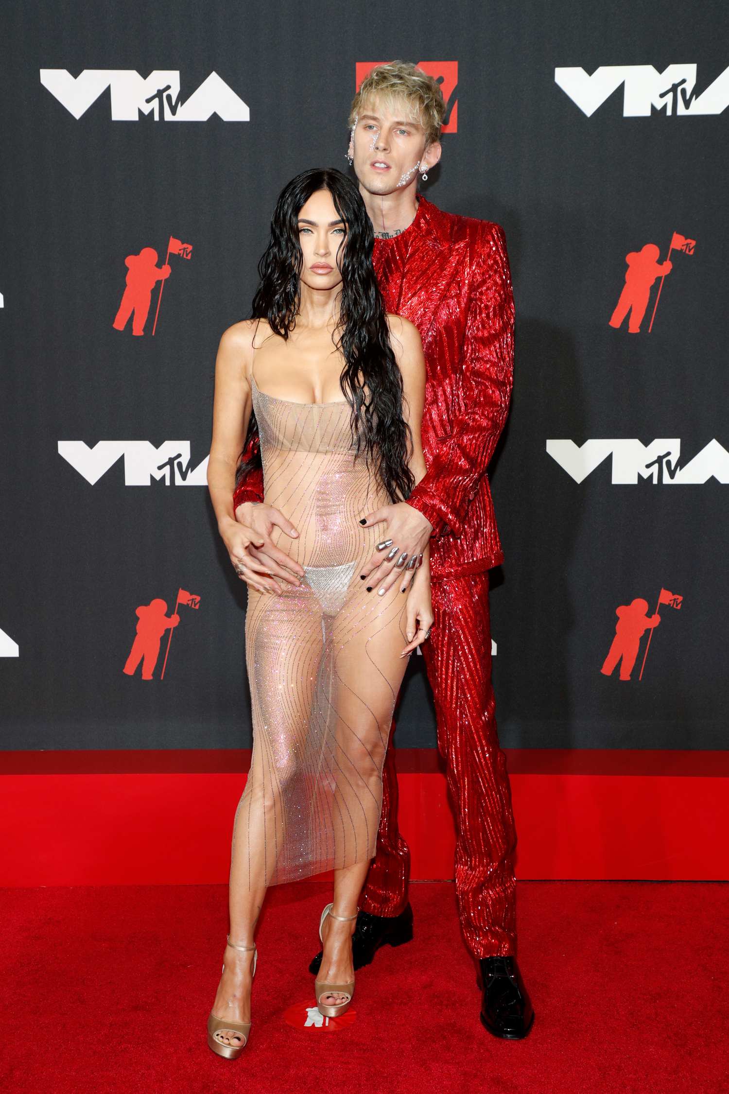 Megan_Fox_-_2021_MTV_Video_music_Awards_in_Brooklyn2C_New_York_September_122C_2021_00059.jpg