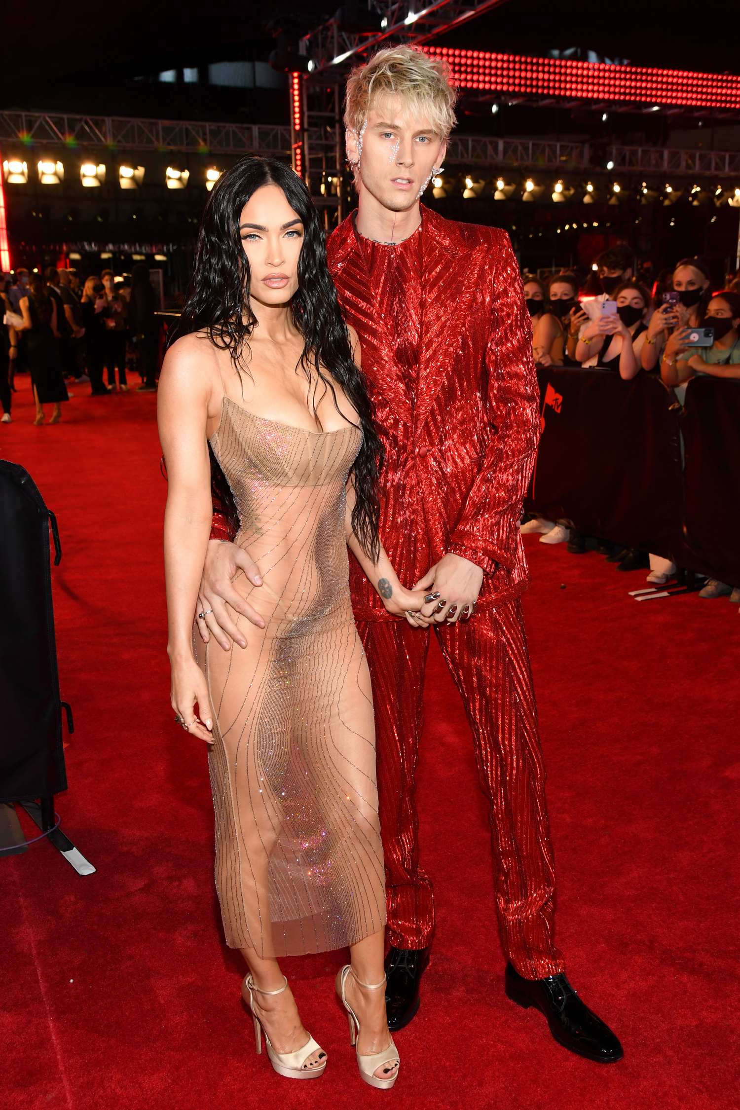 Megan_Fox_-_2021_MTV_Video_music_Awards_in_Brooklyn2C_New_York_September_122C_2021_00060.jpg
