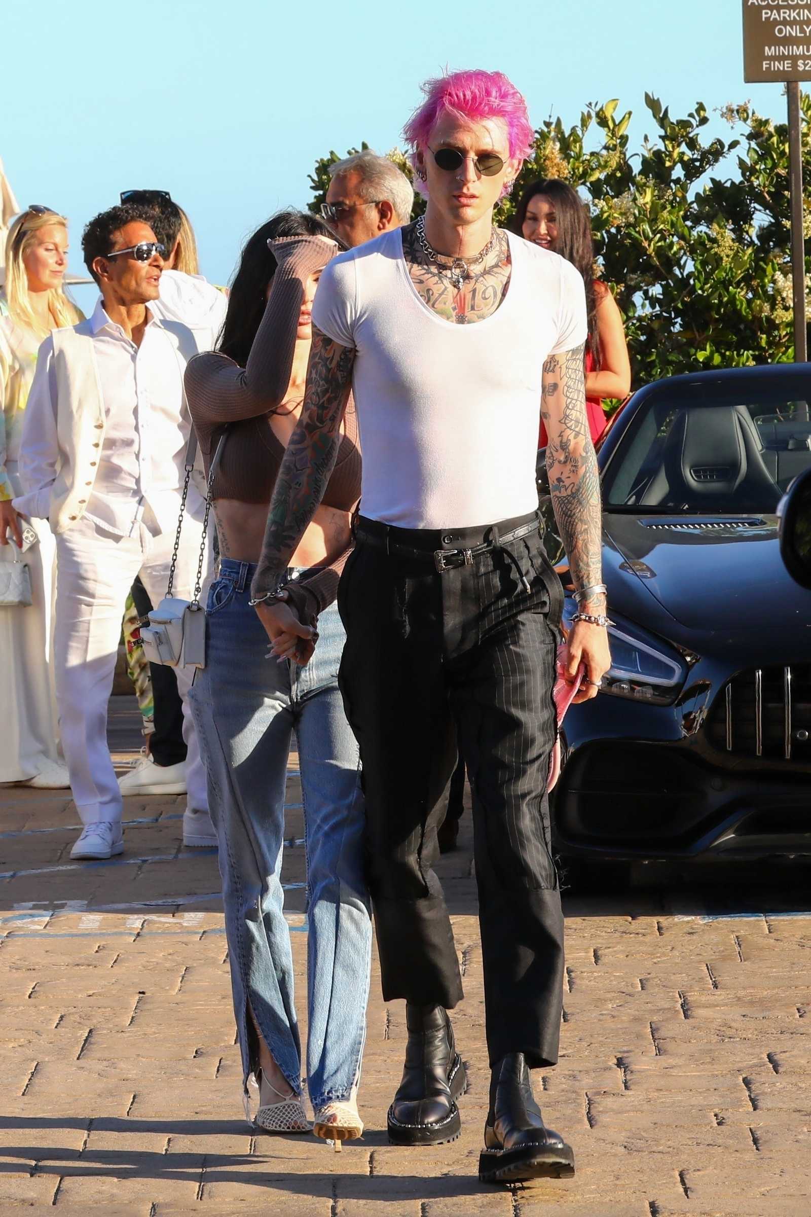 Megan_Fox_-_At_Nobu_in_Malibu2C_California__0605202206.jpg