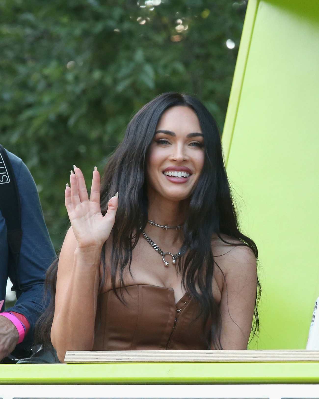 Megan_Fox_-_Attends_Day_3_of_Lollapalooza_in_Chicago_July_312C_2021_00003.jpg