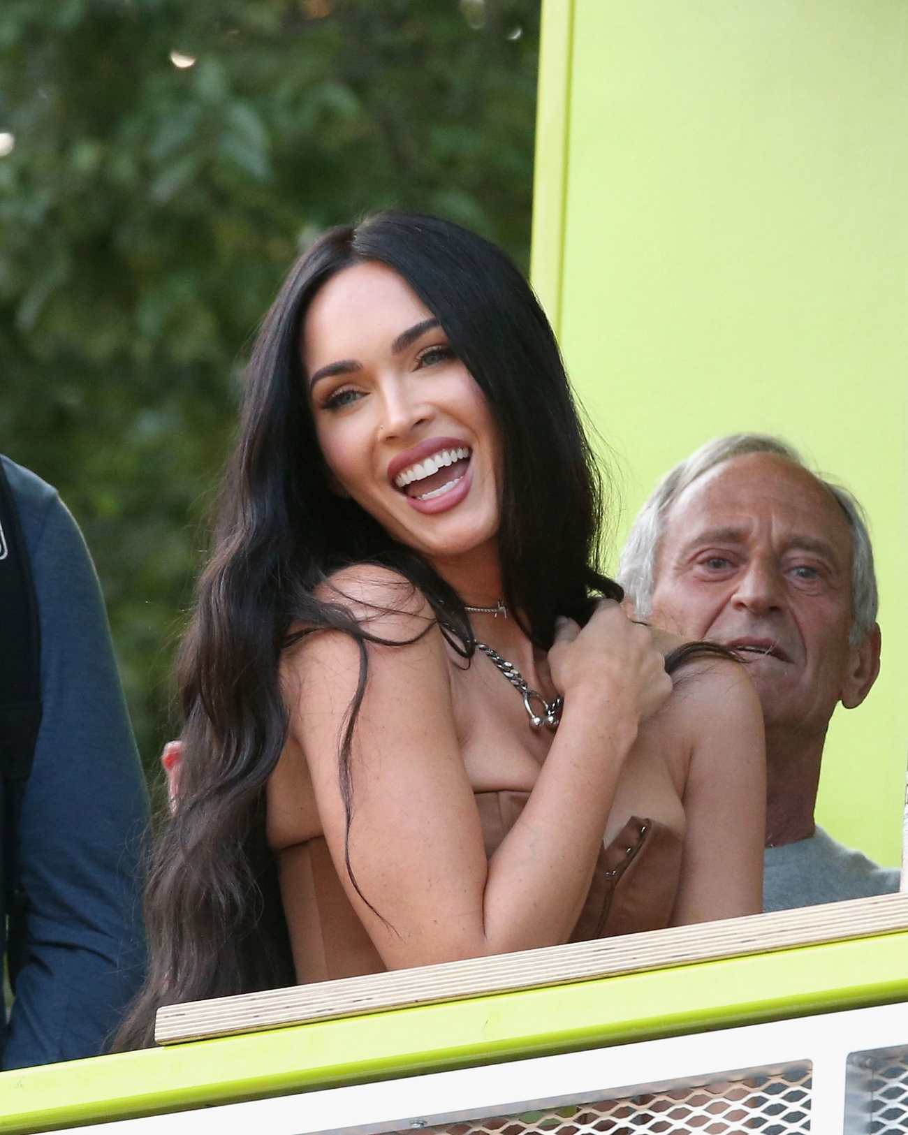 Megan_Fox_-_Attends_Day_3_of_Lollapalooza_in_Chicago_July_312C_2021_00008.jpg