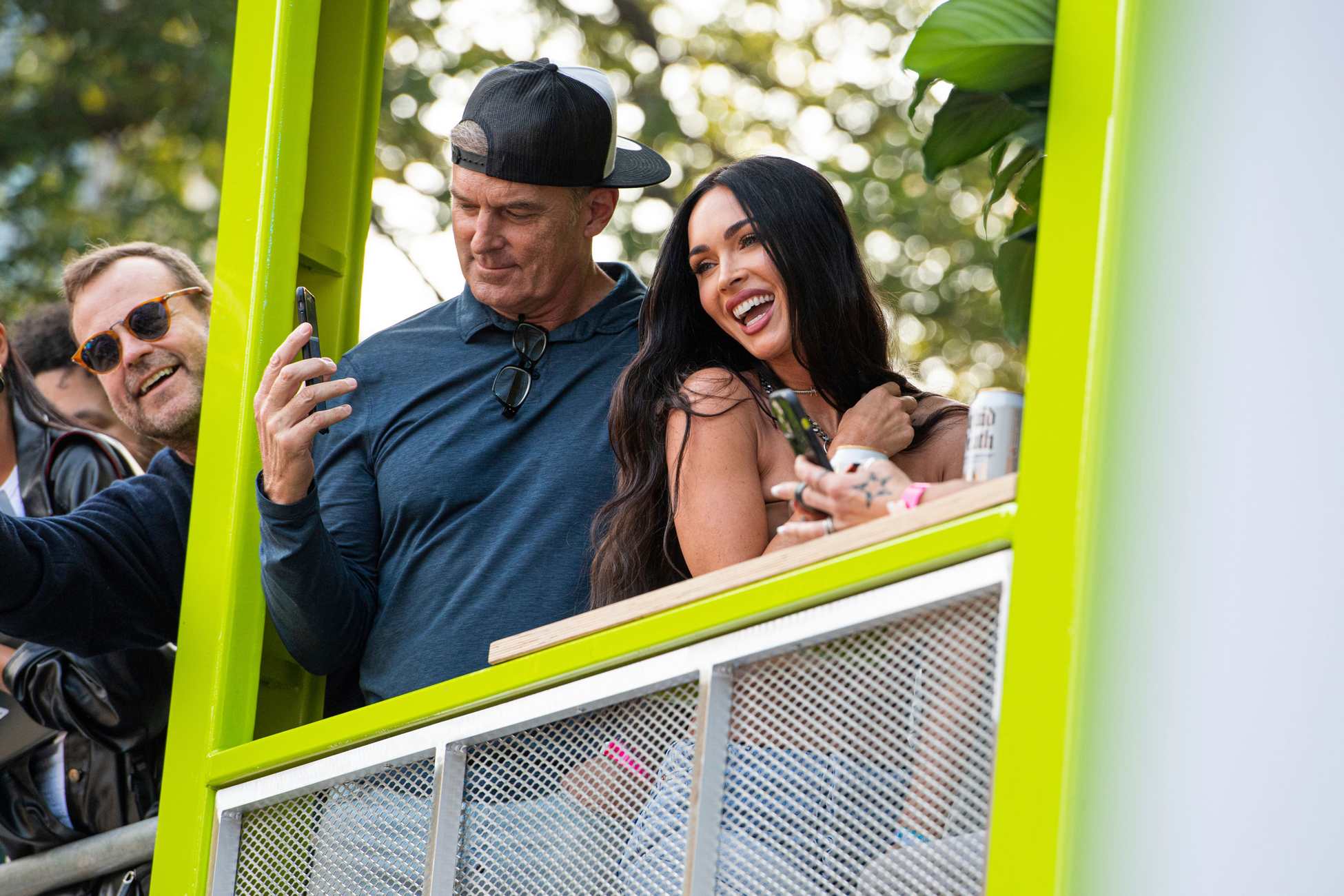 Megan_Fox_-_Attends_Day_3_of_Lollapalooza_in_Chicago_July_312C_2021_00016.jpg