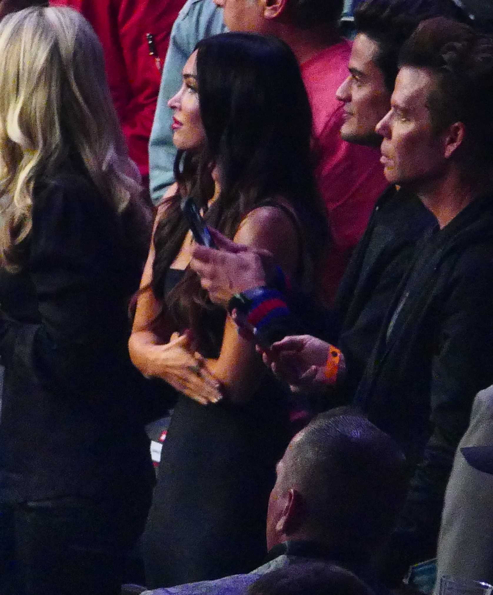 Megan_Fox_-_Conor_Mcgregor_VS_Khabib_Nurmagomedov_fight_in_Las_Vegas2C_NV__10062018-06.jpg