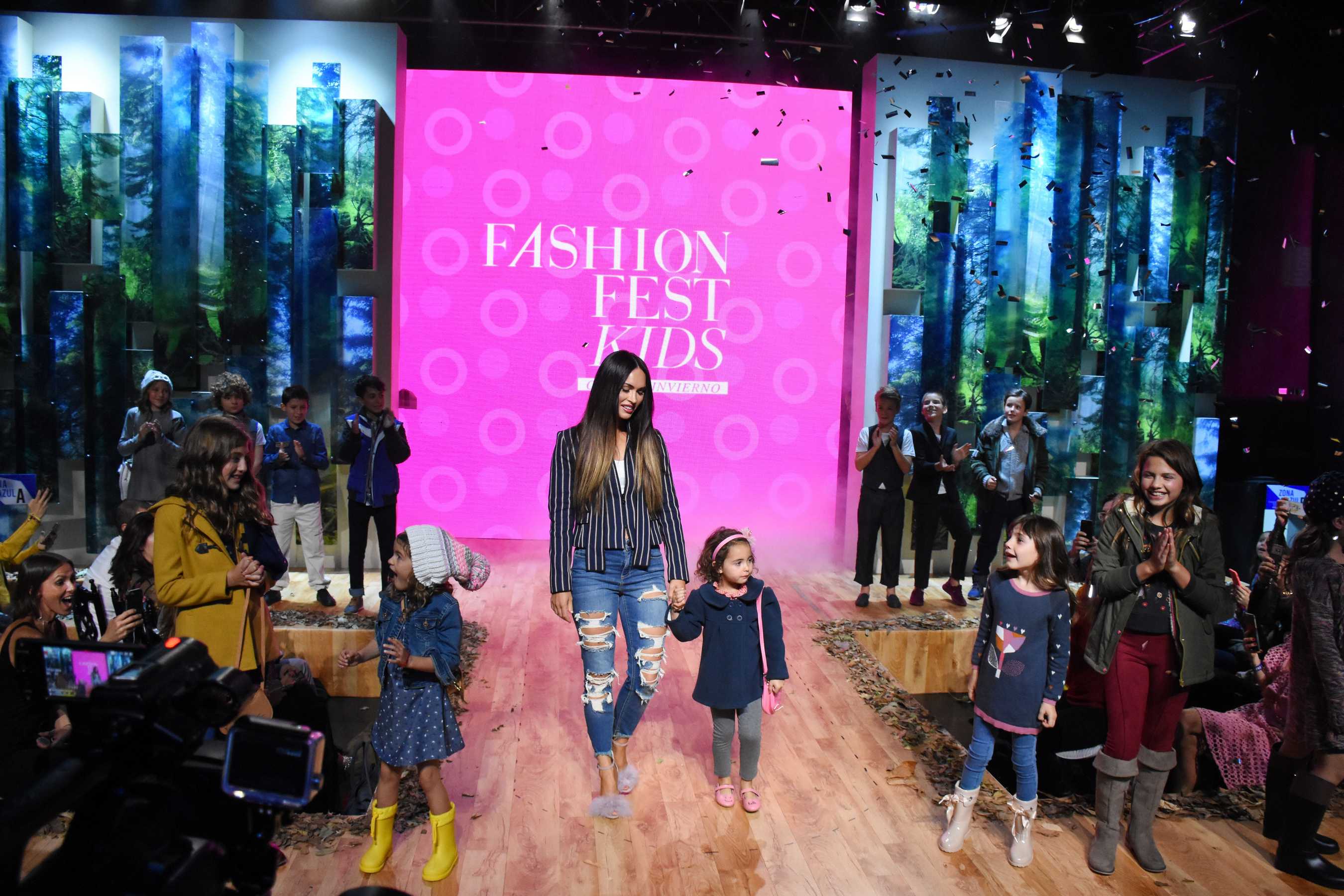 Megan_Fox_-_Fashion_Fest_Kids_AutumnWinter_2017_at_Fronton_Mexico_on_September_7-10.jpg