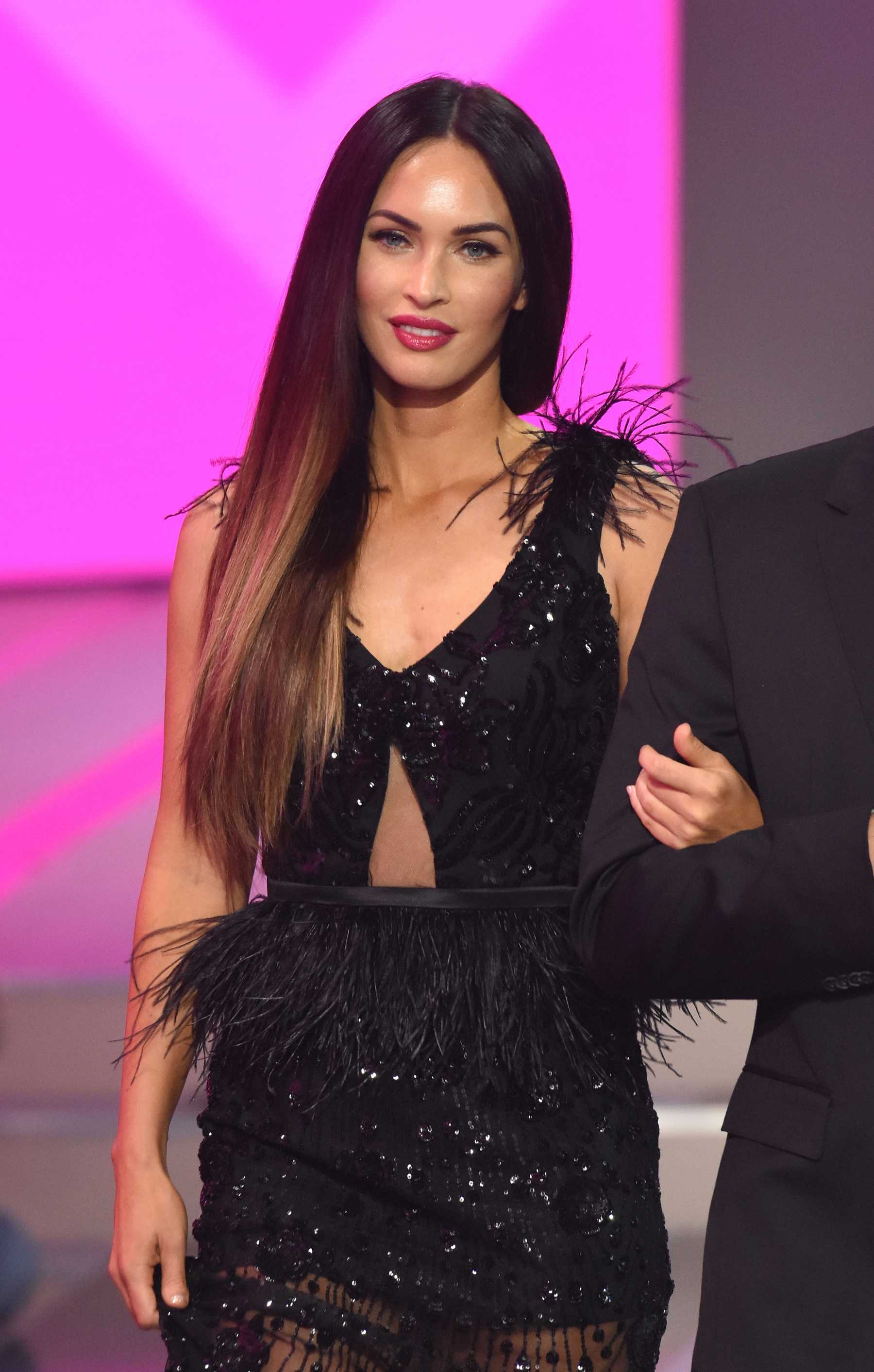 Megan_Fox_-_Fashion_Fest_Kids_AutumnWinter_2017_at_Fronton_Mexico_on_September_7-35.jpg