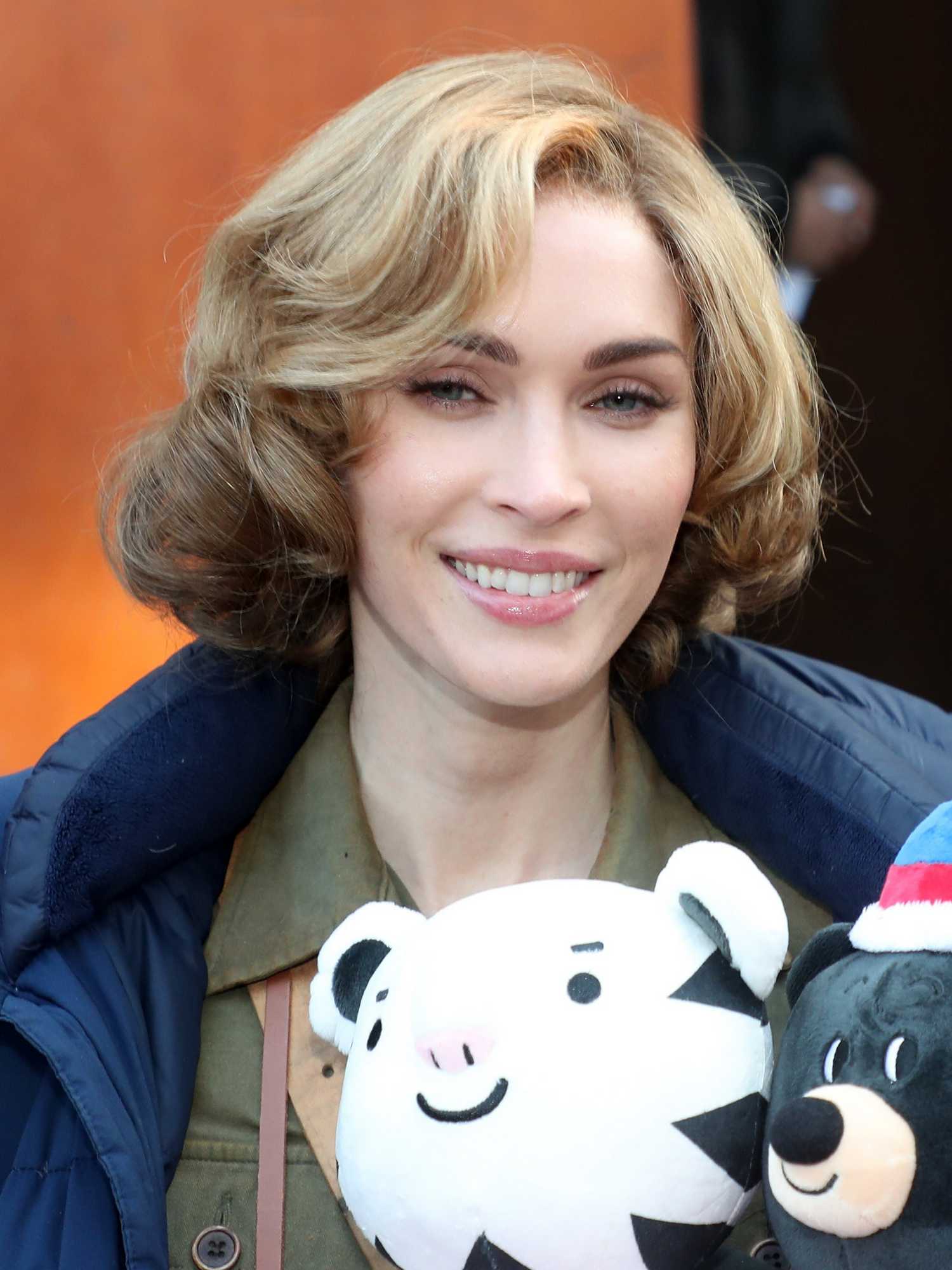 Megan_Fox_-_Filming__The_Battle_of_Jangsari__in_Chuncheon2C_South_Korea_01102018-07.jpg