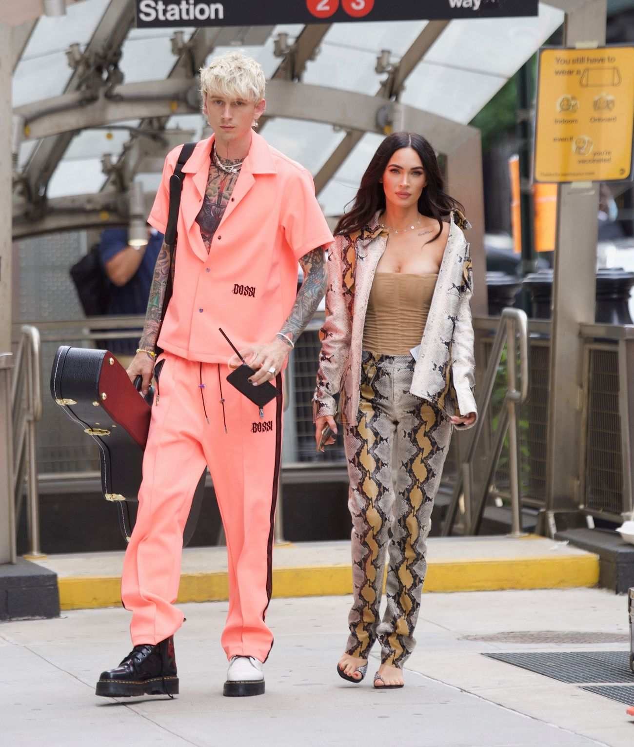 Megan_Fox_-_Hits_the_road_after_MGK_s_sold_out_show_in_NYC_September_142C_2021_00005.jpg