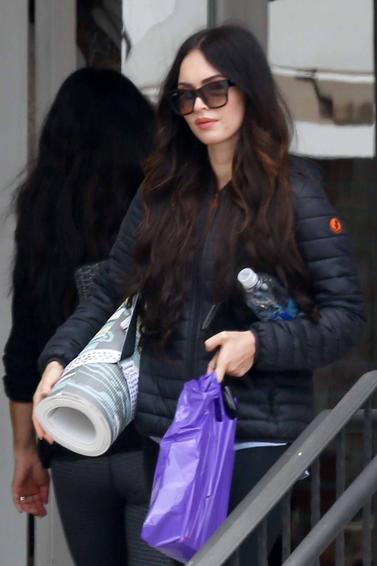 Megan_Fox_-_Leaving_a_yoga_class_in_Malibu_on_May_27-04.jpg