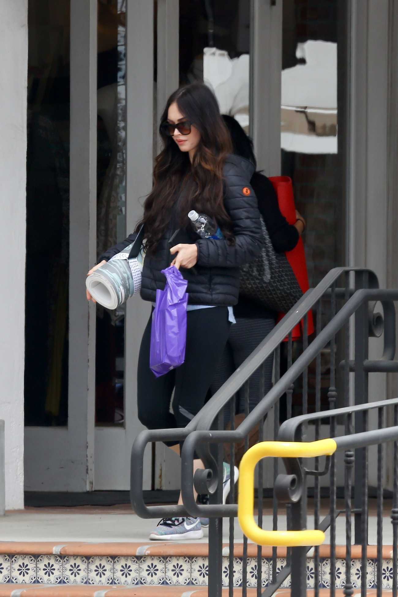 Megan_Fox_-_Leaving_a_yoga_class_in_Malibu_on_May_27-18.jpg