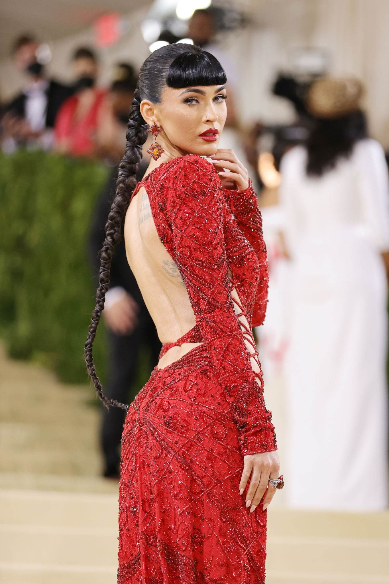 Megan_Fox_-_Met_Gala_Celebrating_In_America_A_Lexicon_Of_Fashion__09132021_00025.jpg