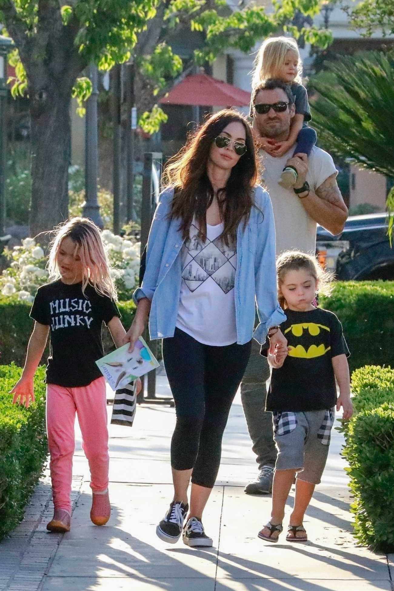 Megan_Fox_-_Out_In_Calabasas_with_her_kids2C_04262019-02.jpg