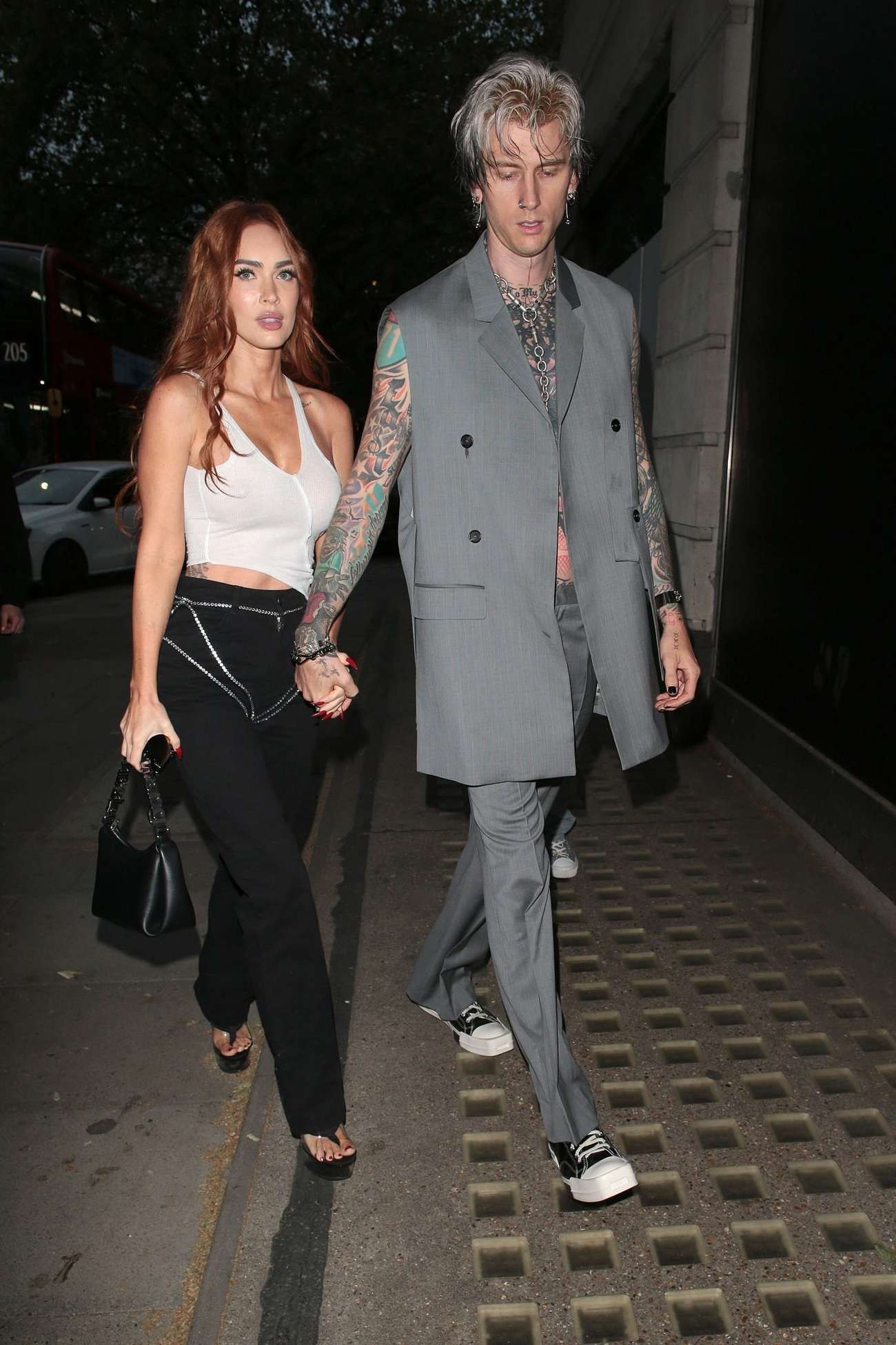 Megan_Fox_-_Out_in_London_May_302C_202302.jpg