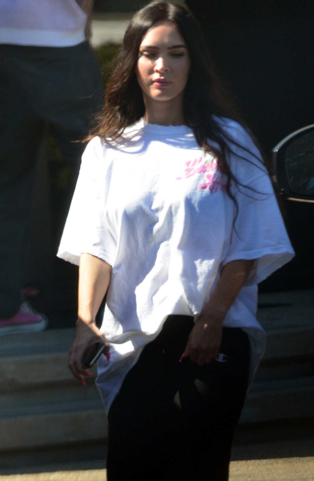 Megan_Fox_-_Out_in_Los_Angeles_June_42C_2021_01.jpg