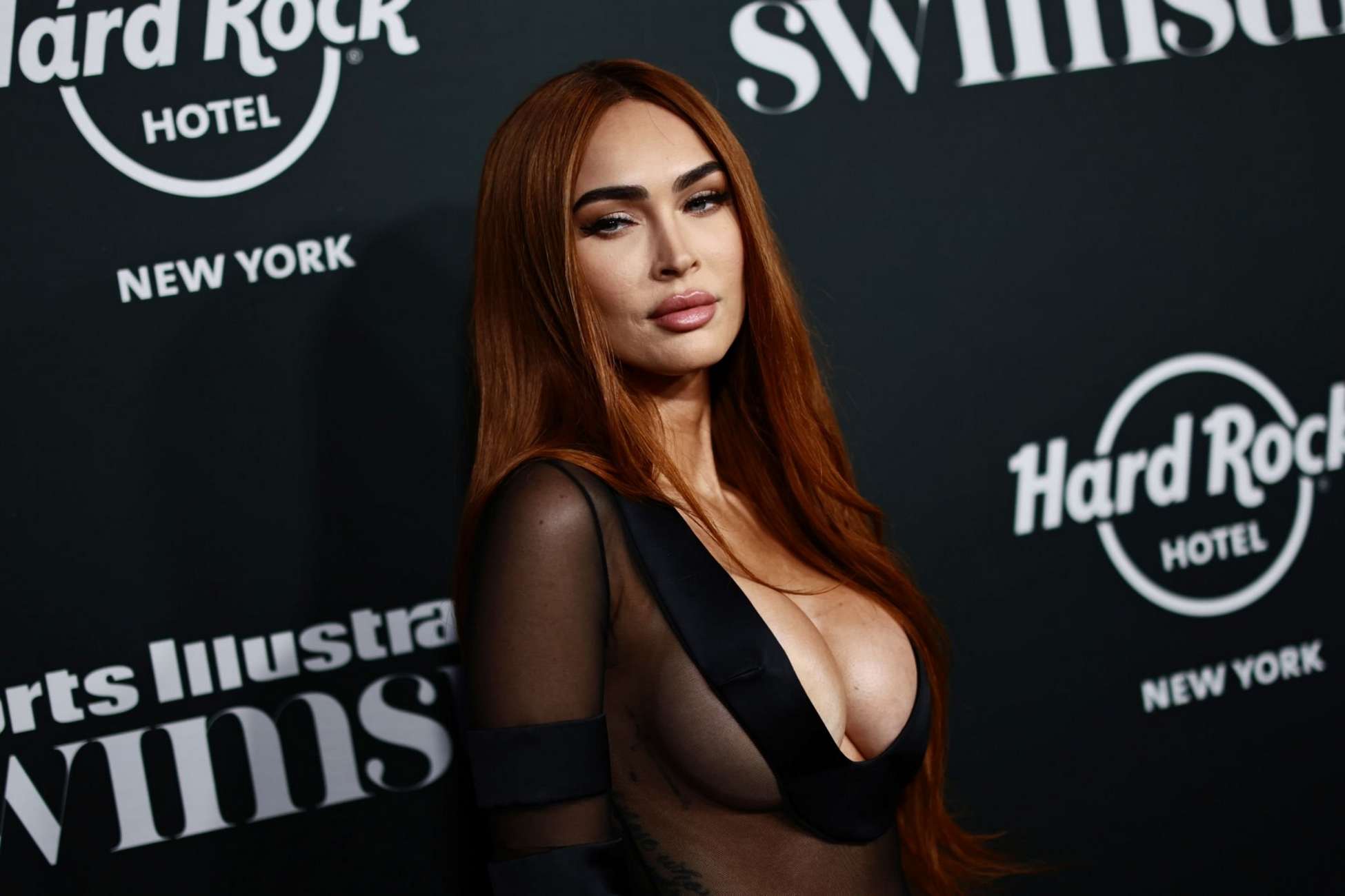 Megan_Fox_-_Sports_Illustrated_swimsuit_launch_event_in_New_York_May_182C_202354.jpg