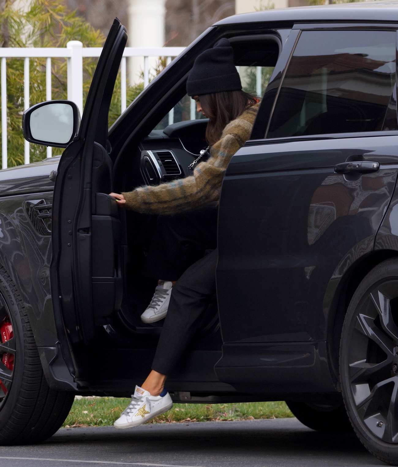 Megan_Fox_-_Spotted_in_Calabasas_February_222C_2021_06.jpg