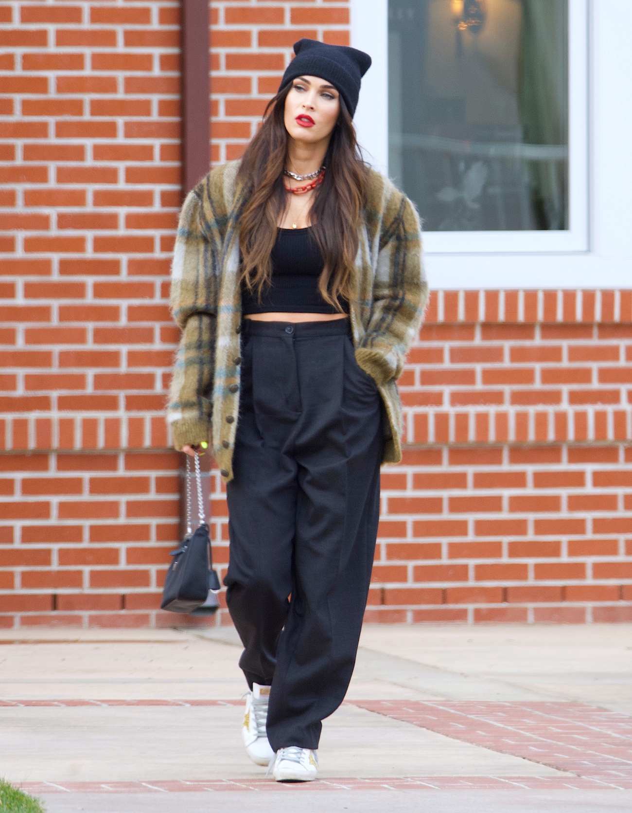 Megan_Fox_-_Spotted_in_Calabasas_February_222C_2021_10.jpg