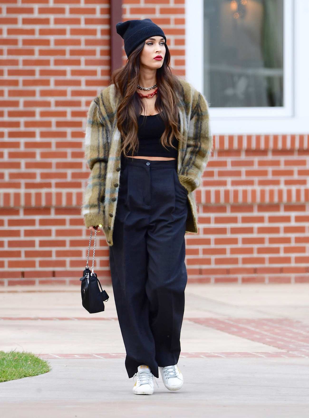 Megan_Fox_-_Spotted_in_Calabasas_February_222C_2021_11.jpg