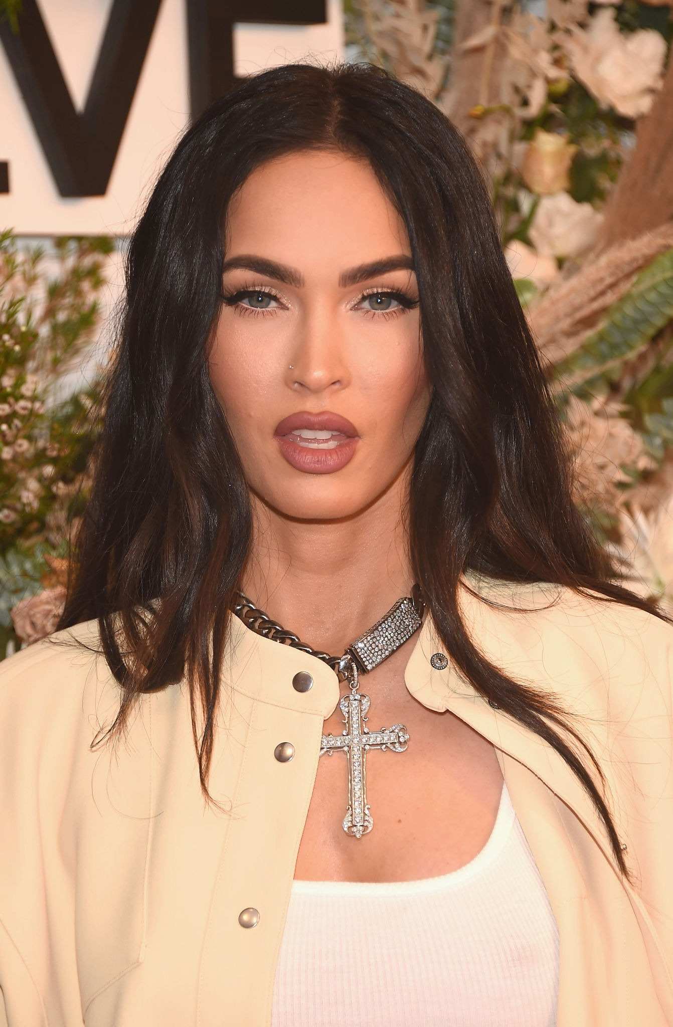 Megan_Fox_-_attends_the_inaugural_REVOLVE_GALLERY_at_Hudson_Yards_in_New_York_City2C_09092021_00002.jpg