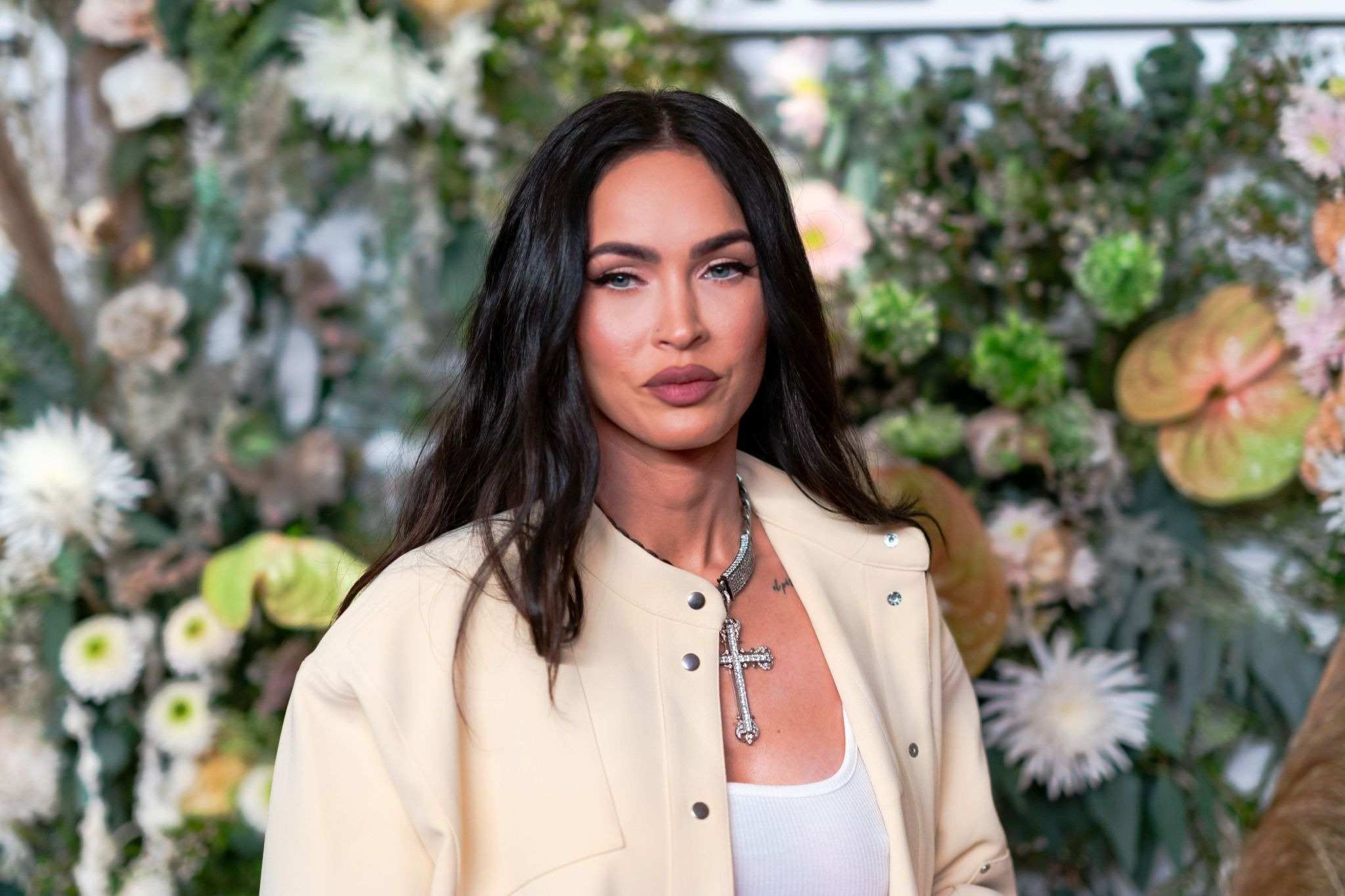 Megan_Fox_-_attends_the_inaugural_REVOLVE_GALLERY_at_Hudson_Yards_in_New_York_City2C_09092021_00003.jpg