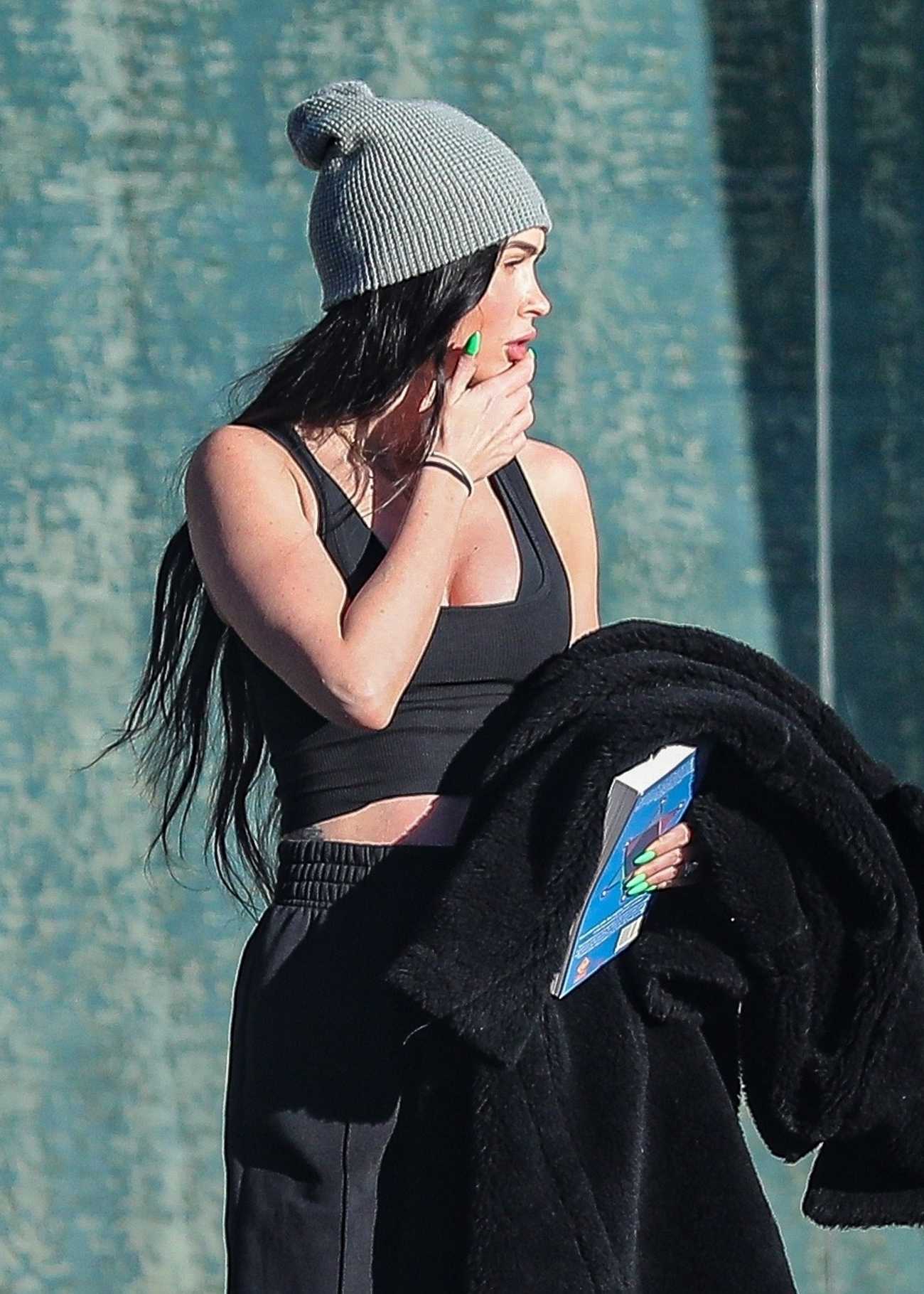 Megan_Fox_-_spotted_leaving_Elite_Aesthetics_medical_spa_in_Los_Angeles2C_California__0217202200008.jpg