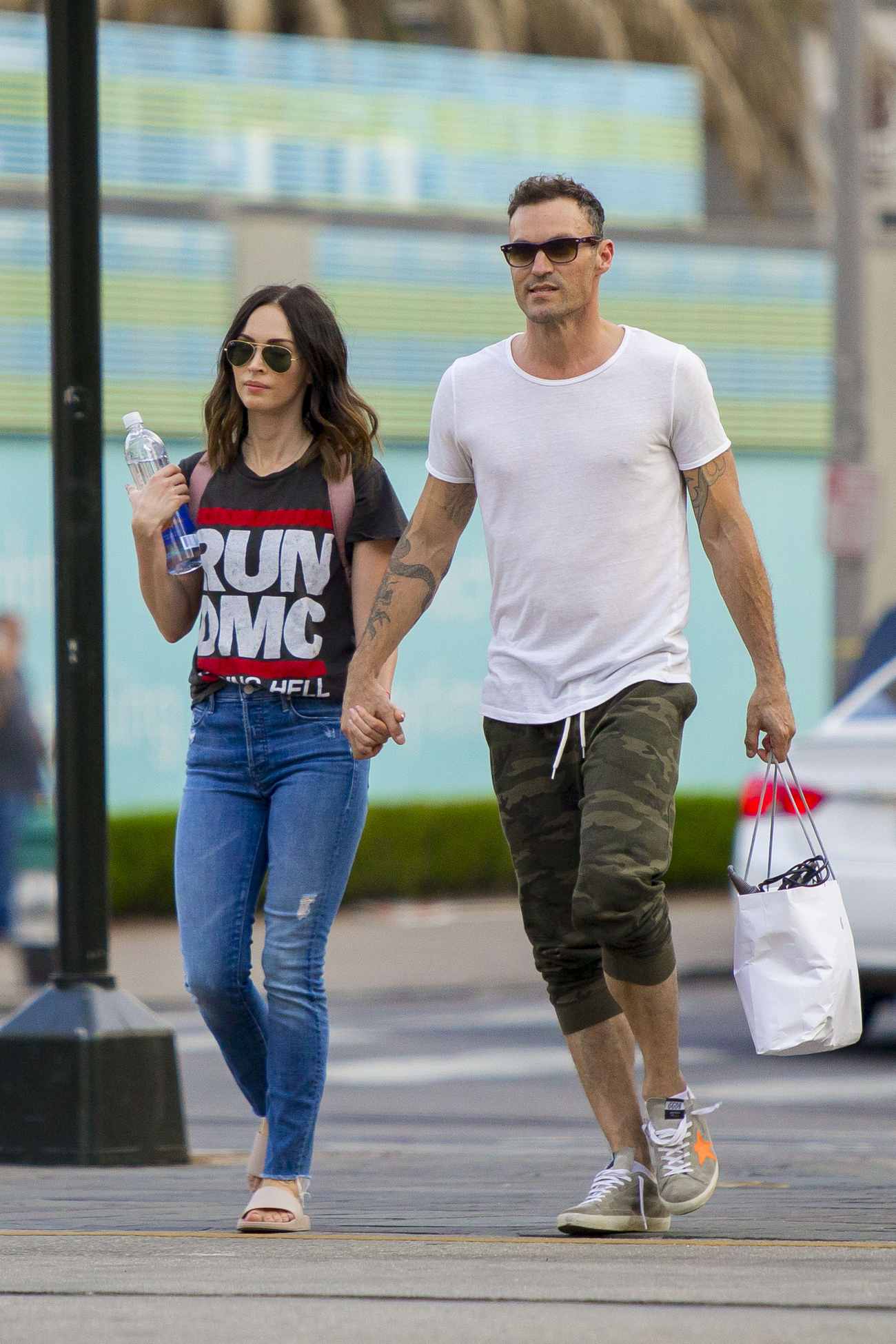 Megan_Fox___Brian_Austin_Green_-_Out_in_New_Orleans2C_LA_-_May_1500001.jpg