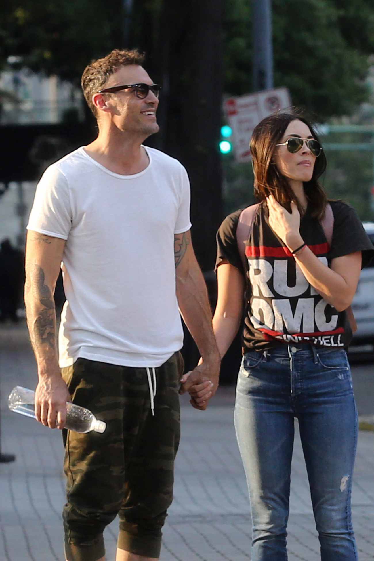 Megan_Fox___Brian_Austin_Green_-_Out_in_New_Orleans2C_LA_-_May_1500005.jpg