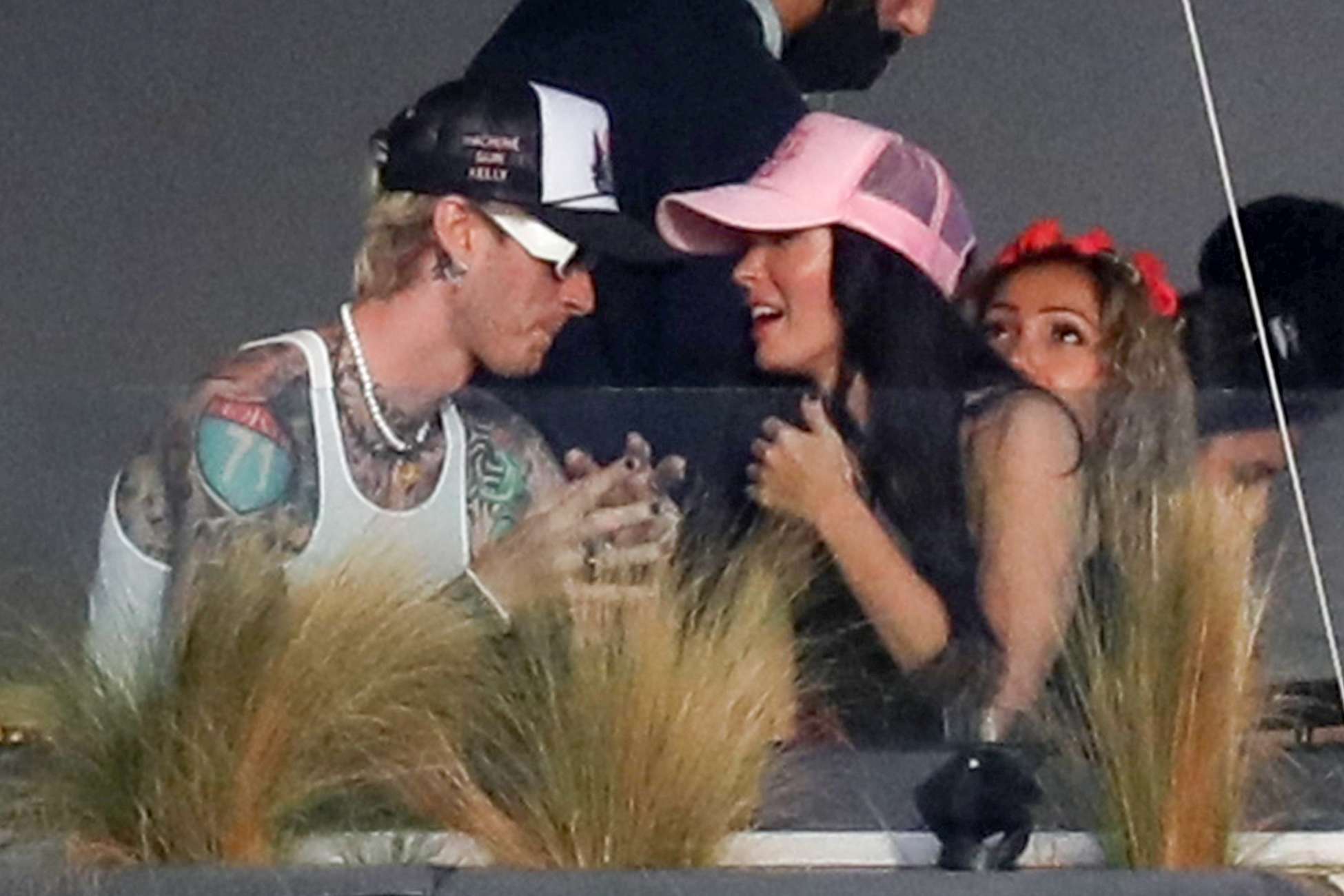 Megan_Fox___MGK_vacationing_together_on_Santorini_island_in_Greece2C_1108202112.jpg