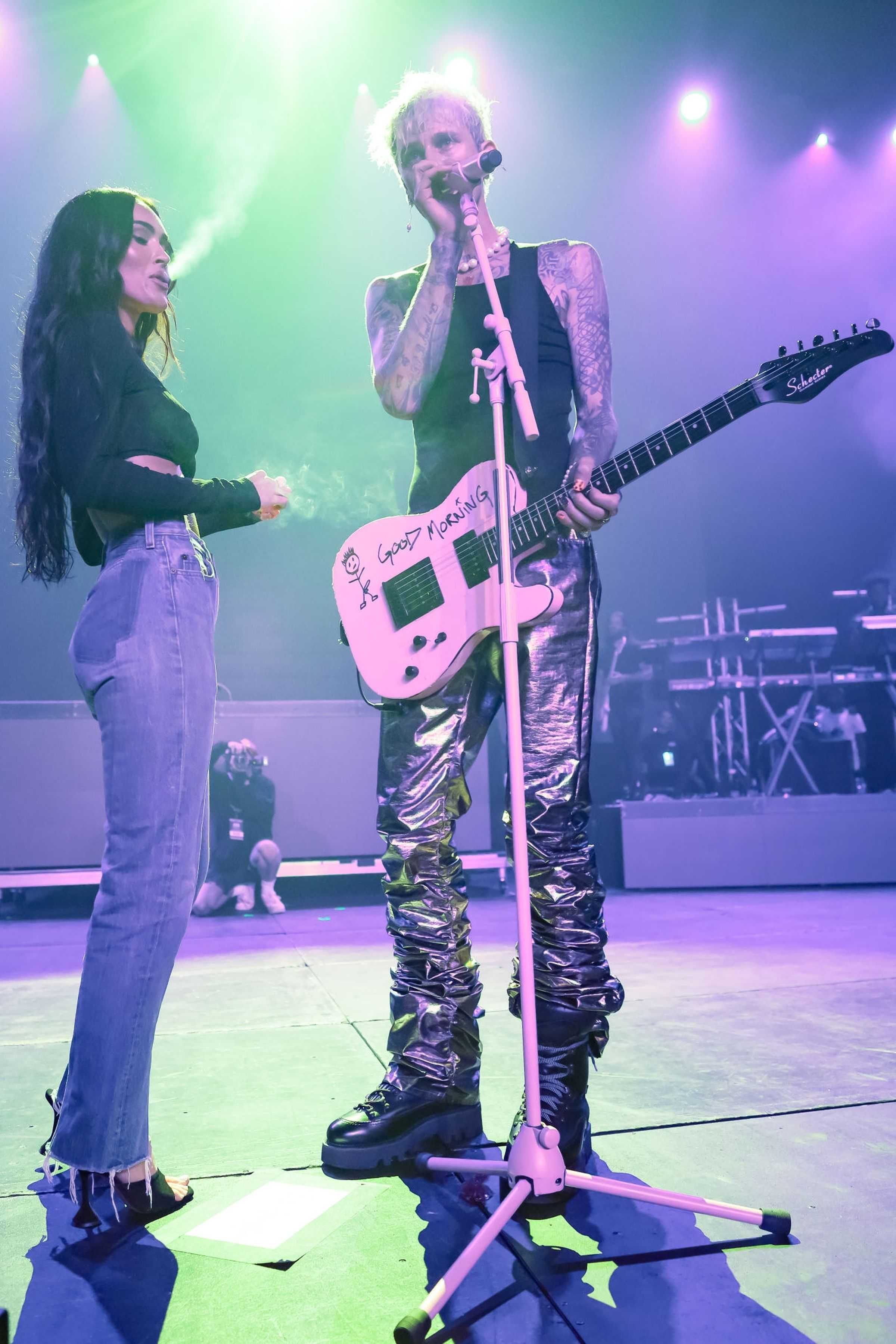 Megan_Fox_and_Machine_Gun_Kelly_-_performing_at_the_Barstool_500_Party_at_Westfield2C_Indiana__May_282C_2021_05.jpg