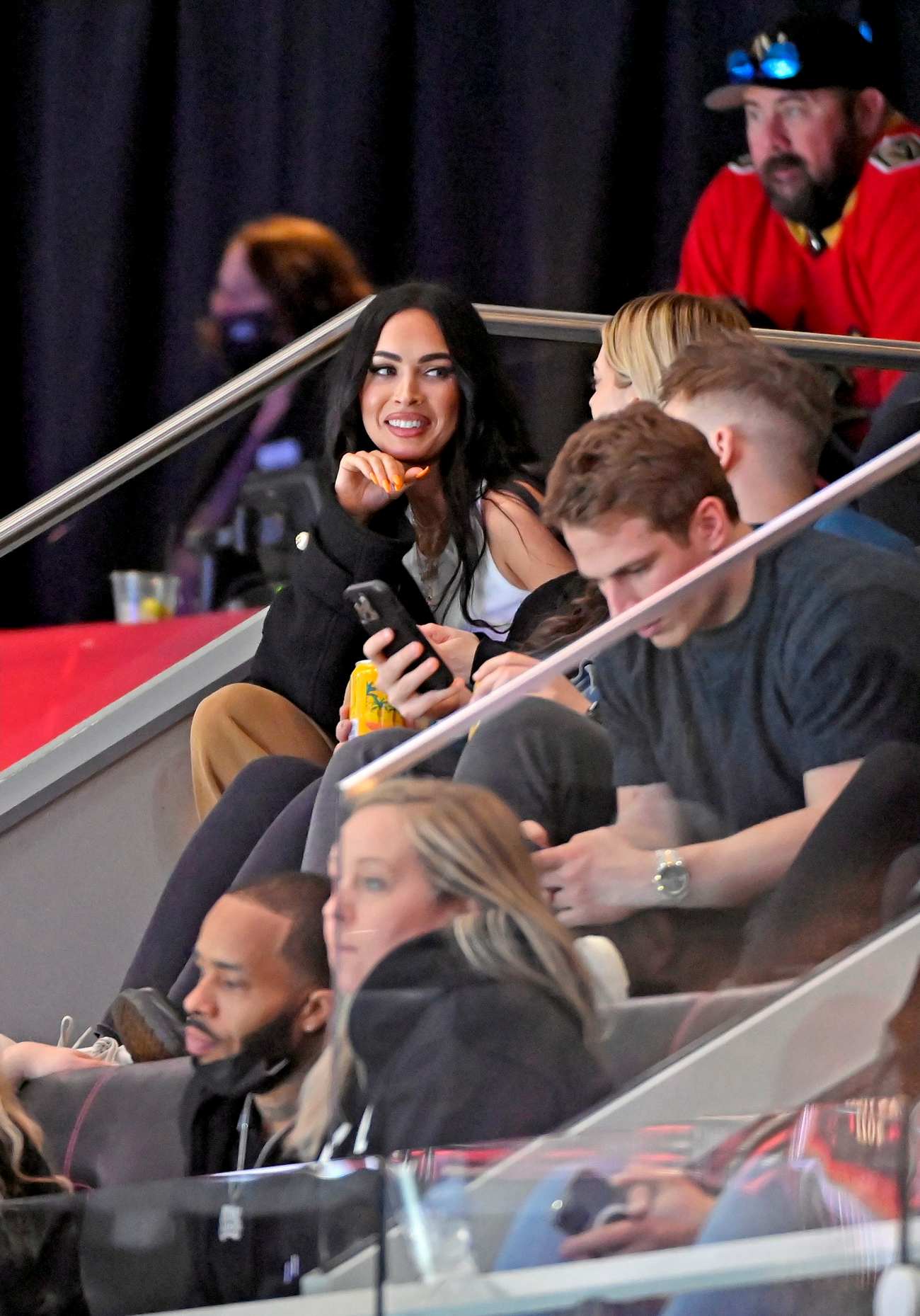 Megan_Fox_attends_the_2022_Honda_NHL_All-Star_Game_at_T-Mobile_Arena_in_Las_Vegas2C_Nevada__02052022-04.jpg