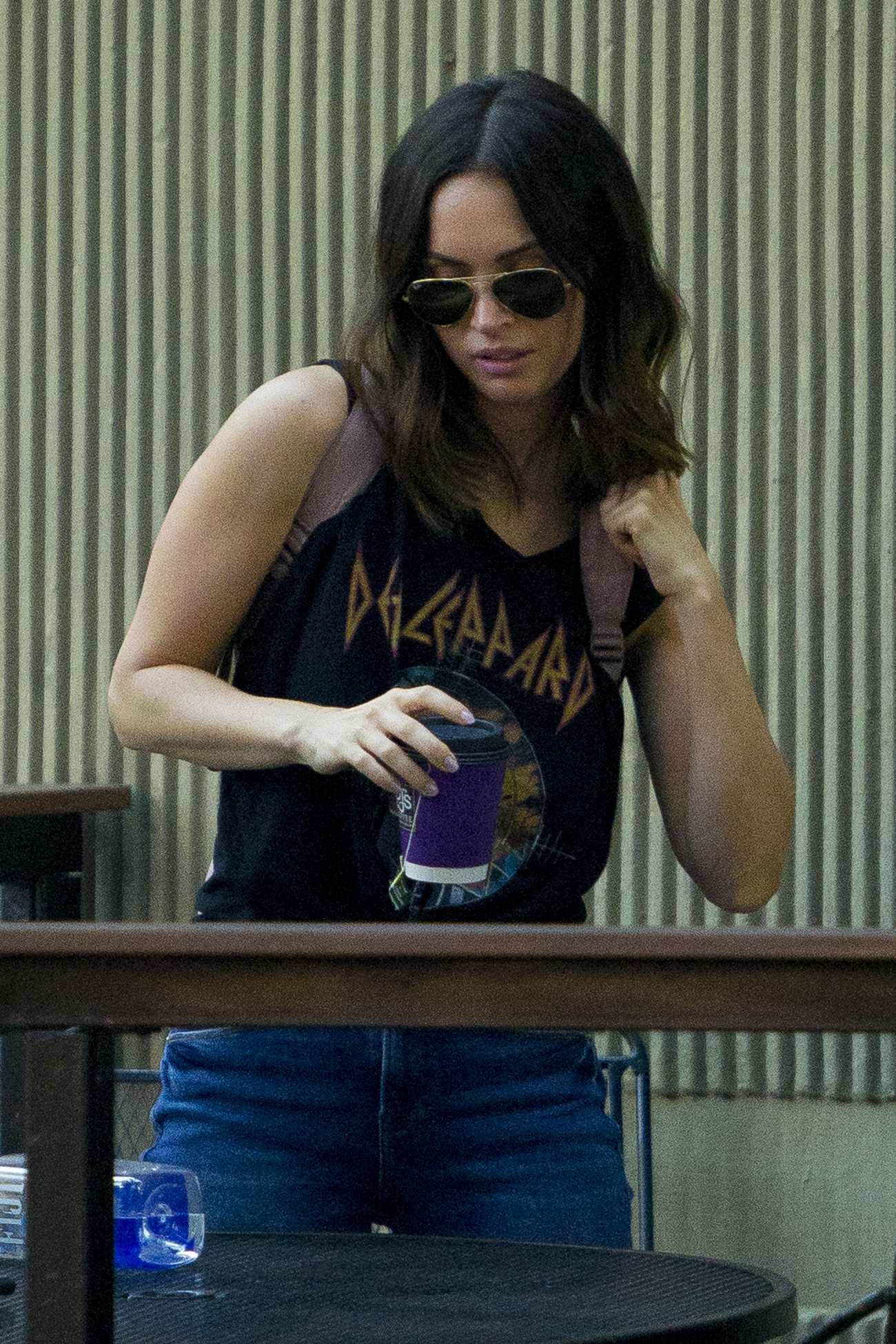 Megan_Fox_enjoys_a_day_out_at_The_Audubon_Aquarium_of_the_Americas_with_her_friends_in_Louisiana_-_May_900001.jpg