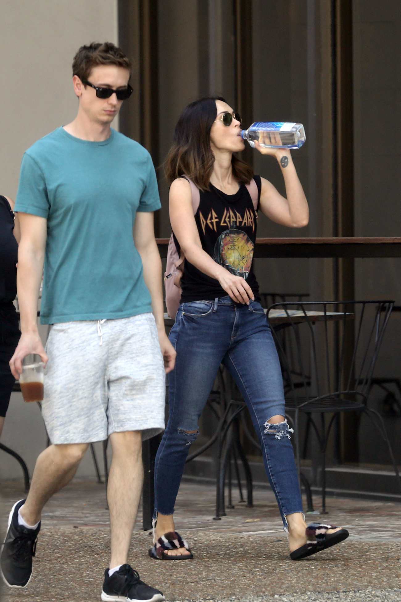Megan_Fox_enjoys_a_day_out_at_The_Audubon_Aquarium_of_the_Americas_with_her_friends_in_Louisiana_-_May_900002.jpg