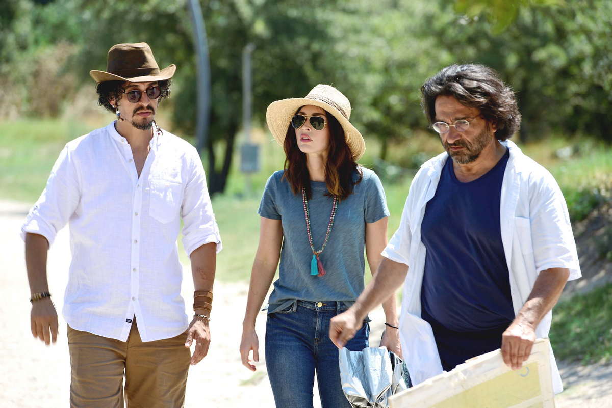 Visits_Troy_Ancient_City_for_her_new_Mysteries_and_Myths_with_Megan_Fox_documentary__28429.jpg