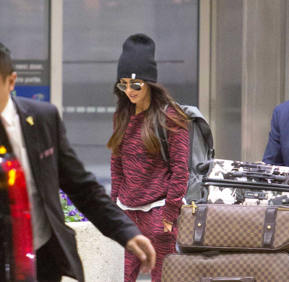 Https Www Megan Fox Com Gallery Albums Userpics 10002 Arrives In Toronto To Begin Working On Her New Film Big Gold Brick May In 2021 Megan Fox Hermes Birkin Film Big