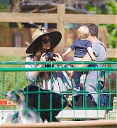 At_Underwood_Family_Farms_in_Moorpark_California_-_April_11-08.jpg