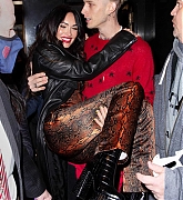 At_the_Rockefeller_Center_with_Machine_Gun_Kelly__in_New_York_City_January_302C_2021_21.jpg
