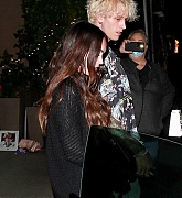 Machine_Gun_Kelly___Megan_Fox_-_Leaving_their_dinner_date_in_Santa_Monica2C_California_10092020-09.jpg