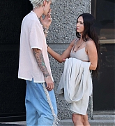 Machine_Gun_Kelly___Megan_Fox_-_spotted_out___about_together_in_Los_Angeles2C_California__06012021_02.jpg