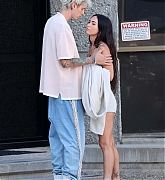Machine_Gun_Kelly___Megan_Fox_-_spotted_out___about_together_in_Los_Angeles2C_California__06012021_03.jpg